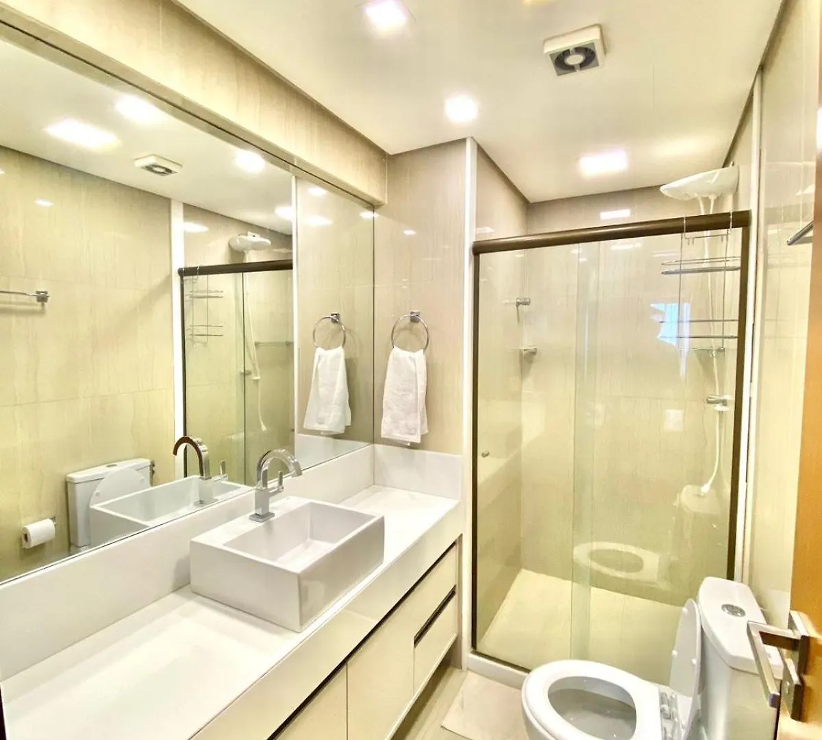 Flat No Hotel Imperial Suites 헤시피